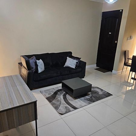 Ramzie'S Place Кингстън Екстериор снимка