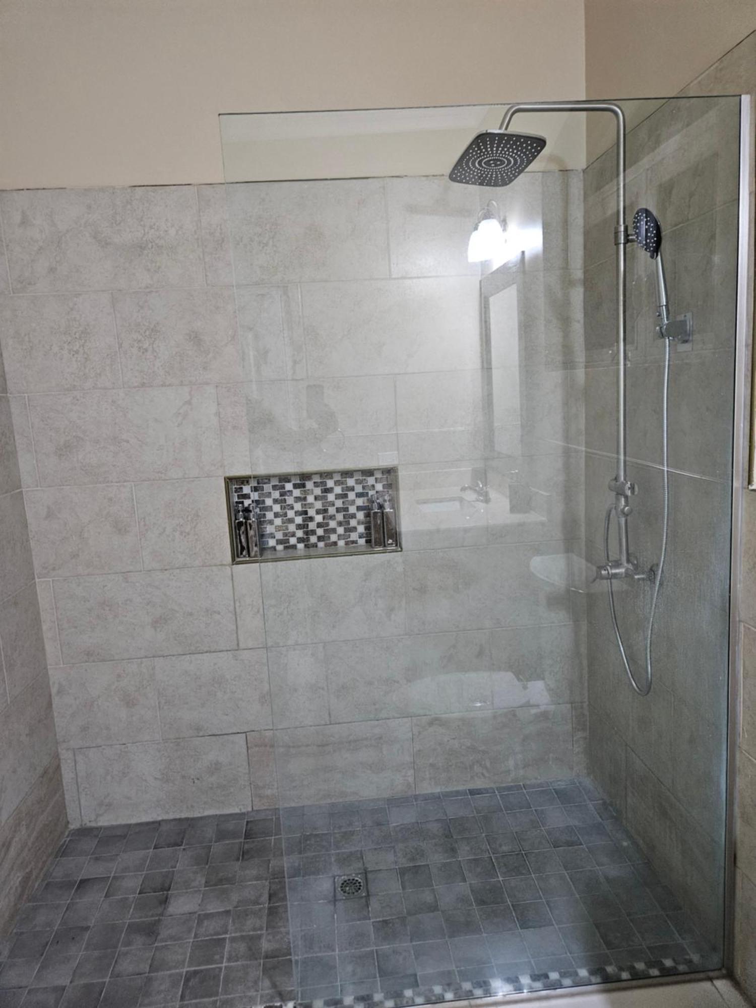 Ramzie'S Place Кингстън Екстериор снимка