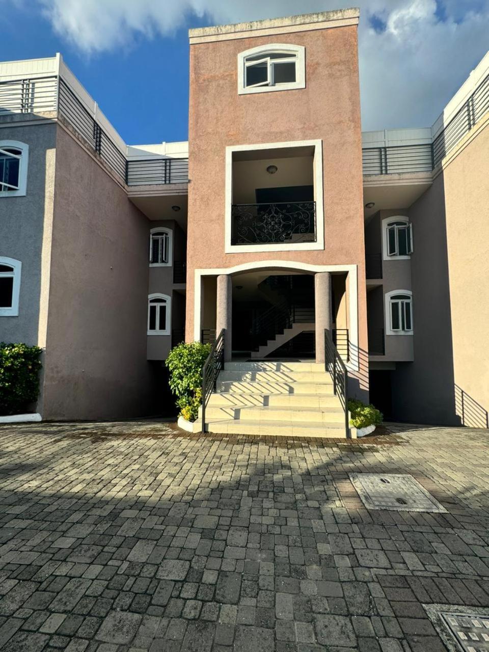 Ramzie'S Place Кингстън Екстериор снимка